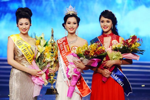 Đặng Thu Thảo đăng quang Hoa hậu Việt Nam 2012 - ảnh 1